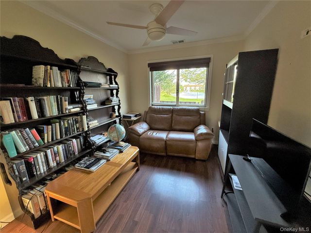 100 Daly Boulevard 2713, Oceanside, NY 11572