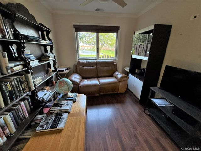 100 Daly Boulevard 2713, Oceanside, NY 11572