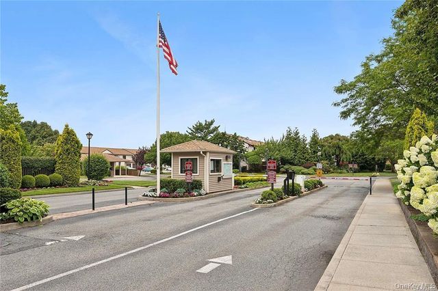 100 Daly Boulevard 2713, Oceanside, NY 11572