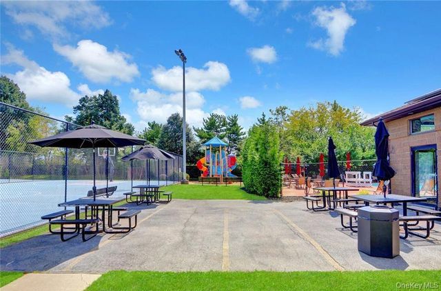 100 Daly Boulevard 2713, Oceanside, NY 11572