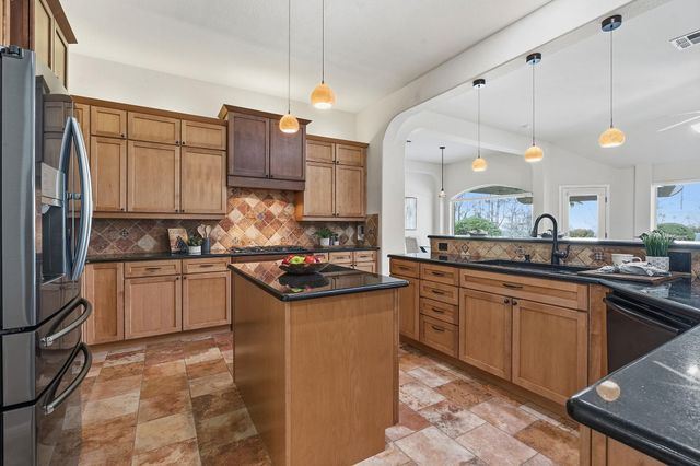 2400 Vestavia Ridge LN, Cedar Park, TX 78613