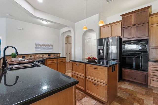 2400 Vestavia Ridge LN, Cedar Park, TX 78613