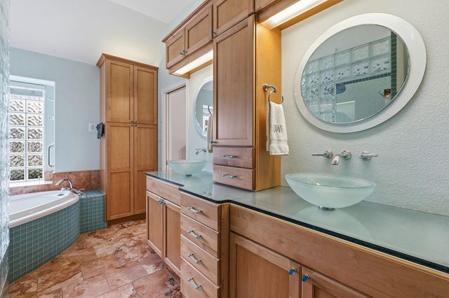 2400 Vestavia Ridge LN, Cedar Park, TX 78613