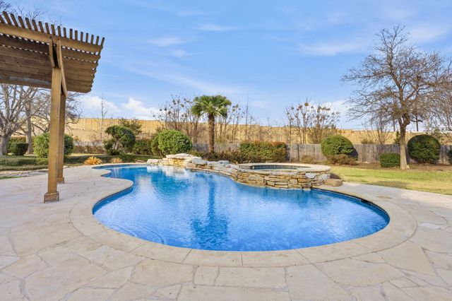 2400 Vestavia Ridge LN, Cedar Park, TX 78613