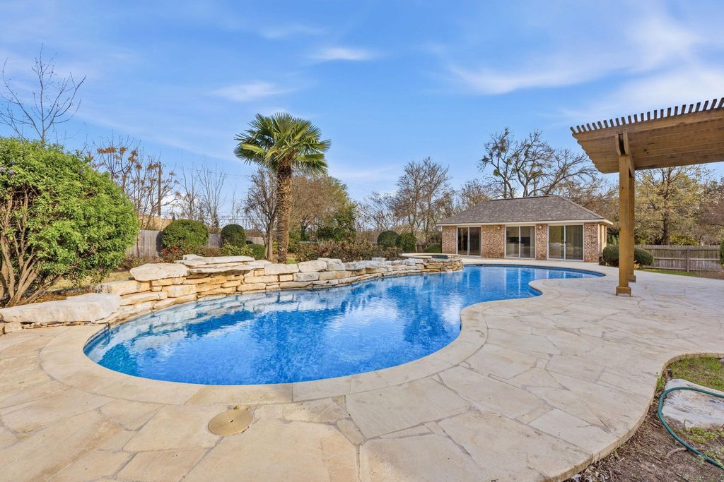 2400 Vestavia Ridge LN, Cedar Park, TX 78613