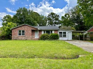 7070 N Kenwood Drive, North Charleston, SC 29406