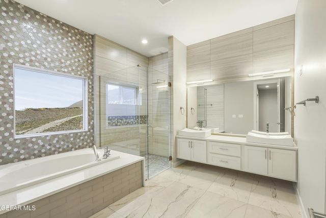 860 West Gate, El Paso, TX 79932