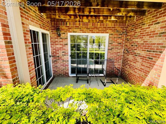 3624 N Oakmonte Boulevard 82, Rochester, MI 48306
