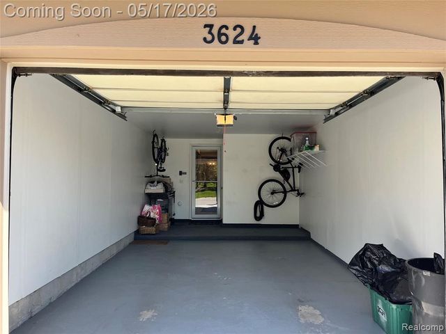 3624 N Oakmonte Boulevard 82, Rochester, MI 48306