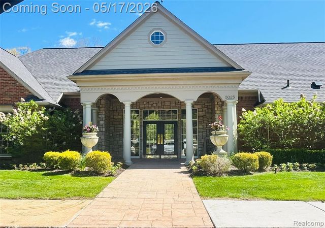 3624 N Oakmonte Boulevard 82, Rochester, MI 48306