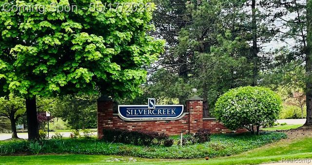 3624 N Oakmonte Boulevard 82, Rochester, MI 48306