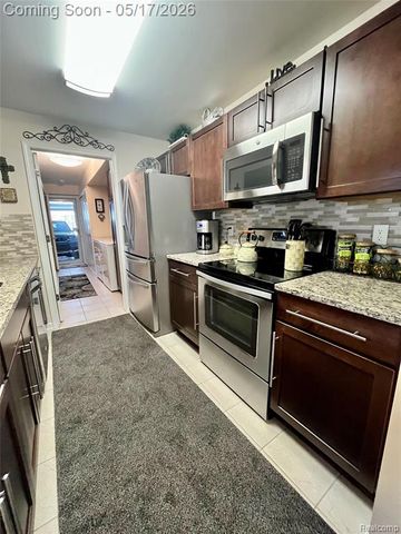 3624 N Oakmonte Boulevard 82, Rochester, MI 48306
