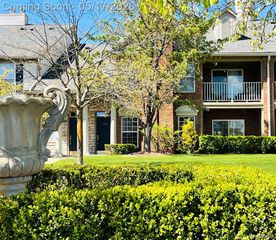 3624 N Oakmonte Boulevard 82, Rochester, MI 48306
