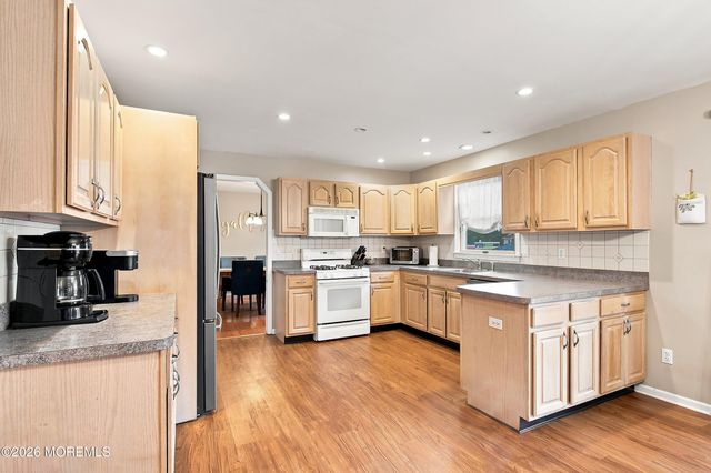 1417 Mermaid Avenue, Beachwood, NJ 08722