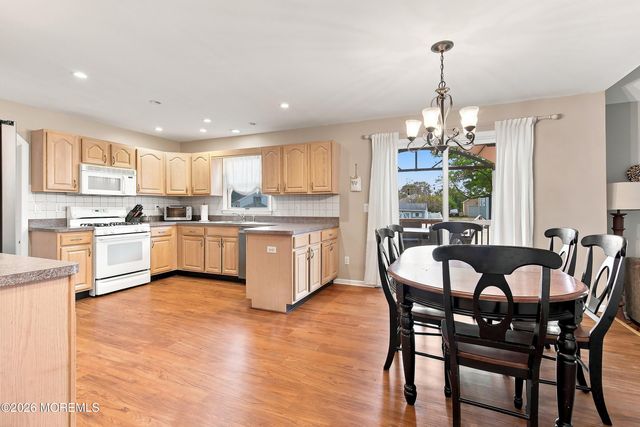 1417 Mermaid Avenue, Beachwood, NJ 08722