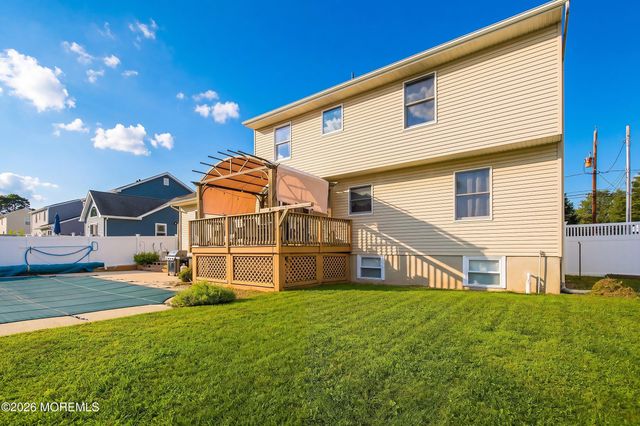 1417 Mermaid Avenue, Beachwood, NJ 08722