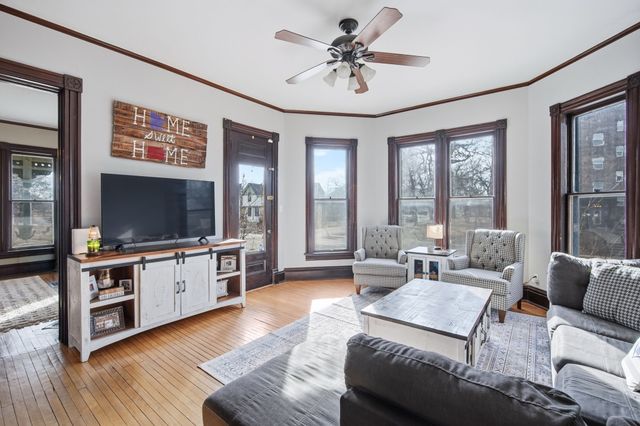 1052 26th Street, Des Moines, IA 50311