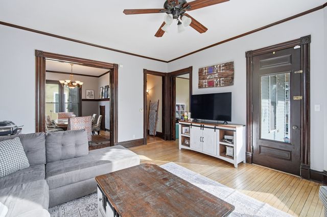 1052 26th Street, Des Moines, IA 50311