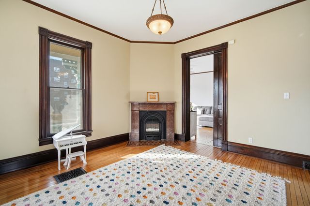 1052 26th Street, Des Moines, IA 50311