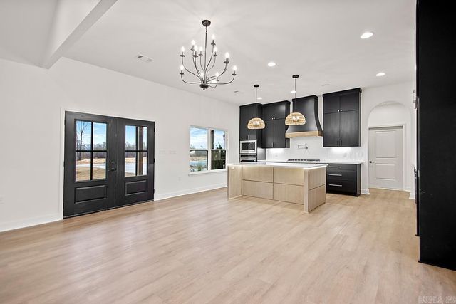 1033 Duke Drive, Bauxite, AR 72011