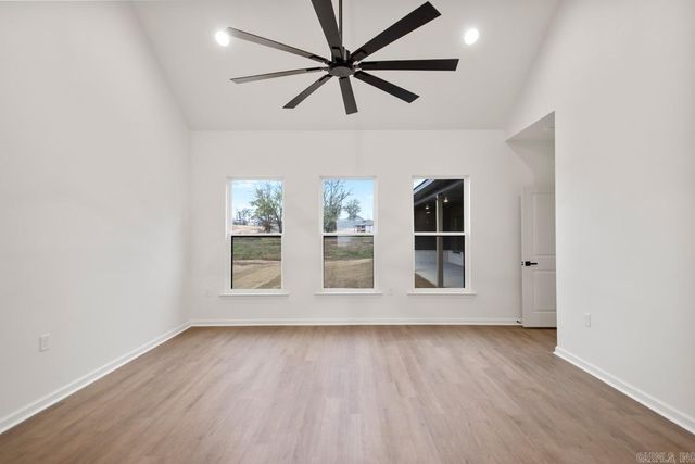 1033 Duke Drive, Bauxite, AR 72011