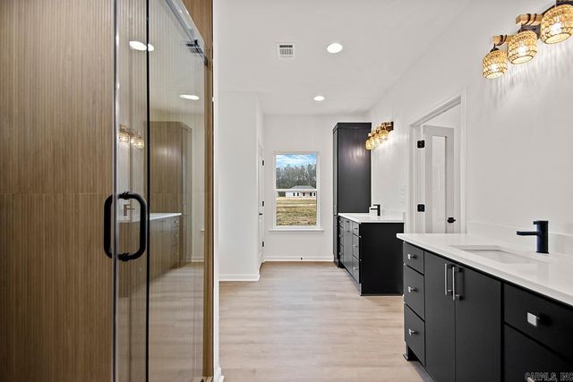 1033 Duke Drive, Bauxite, AR 72011