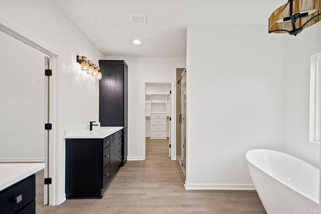 1033 Duke Drive, Bauxite, AR 72011