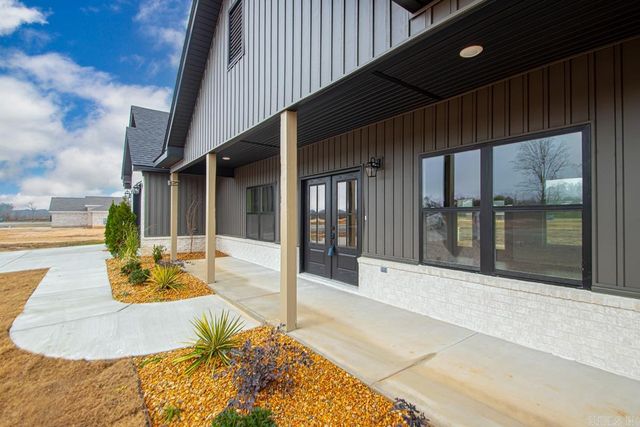 1033 Duke Drive, Bauxite, AR 72011