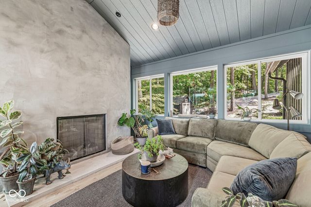9421 E Dogwood Drive, Rockville, IN 47872