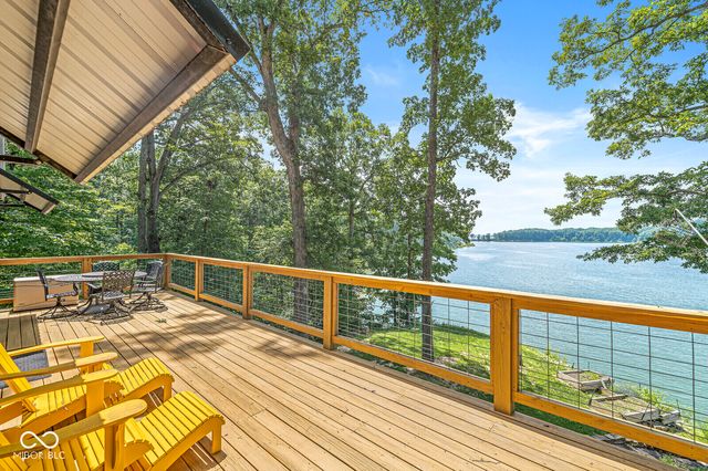 9421 E Dogwood Drive, Rockville, IN 47872