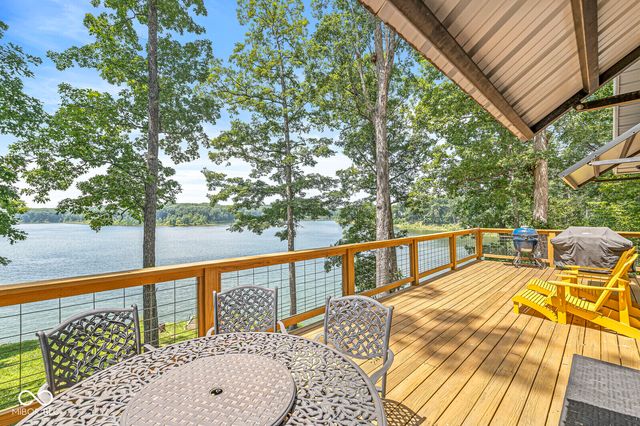 9421 E Dogwood Drive, Rockville, IN 47872