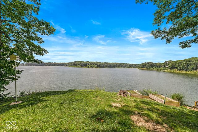 9421 E Dogwood Drive, Rockville, IN 47872