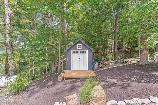9421 E Dogwood Drive, Rockville, IN 47872