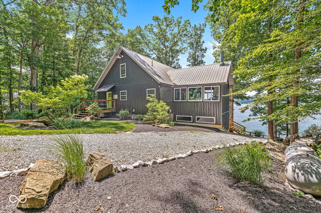9421 E Dogwood Drive, Rockville, IN 47872