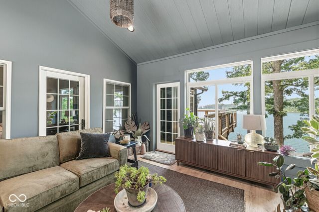 9421 E Dogwood Drive, Rockville, IN 47872