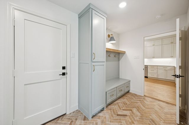 4331 Laren Lane, Dallas, TX 75244