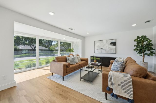 4331 Laren Lane, Dallas, TX 75244