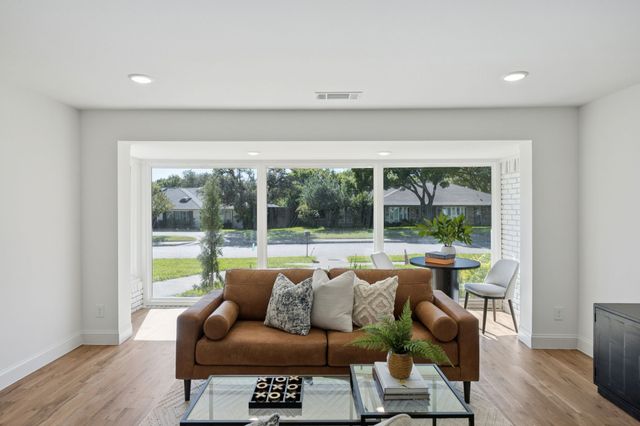 4331 Laren Lane, Dallas, TX 75244