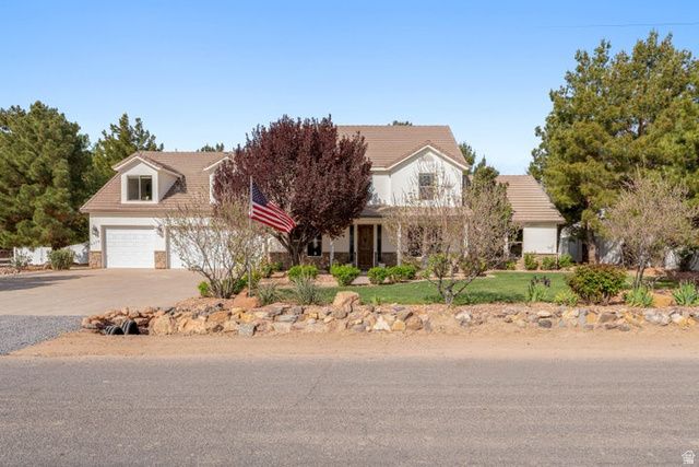 8375 N DIAMOND VALLEY DR, St. George, UT 84770