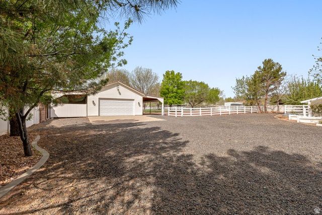 8375 N DIAMOND VALLEY DR, St. George, UT 84770