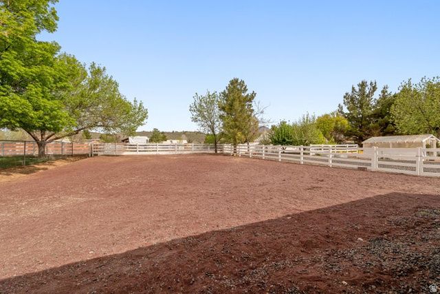 8375 N DIAMOND VALLEY DR, St. George, UT 84770