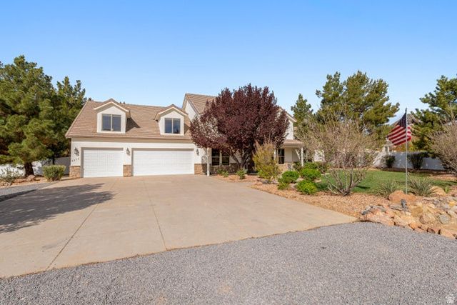 8375 N DIAMOND VALLEY DR, St. George, UT 84770