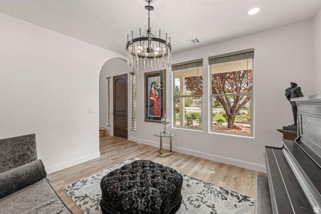 8375 N DIAMOND VALLEY DR, St. George, UT 84770
