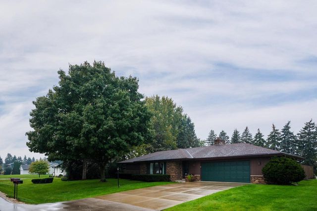 7716 105th AVENUE, Pleasant Prairie, WI 53158