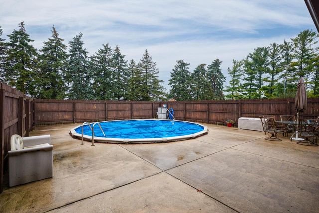 7716 105th AVENUE, Pleasant Prairie, WI 53158