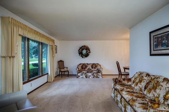 7716 105th AVENUE, Pleasant Prairie, WI 53158