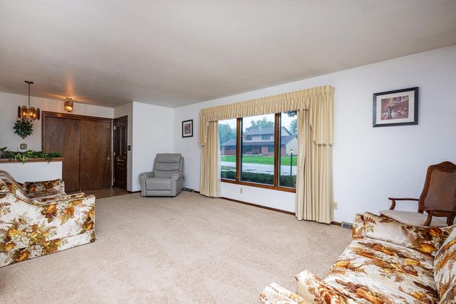 7716 105th AVENUE, Pleasant Prairie, WI 53158