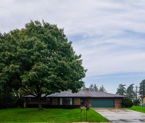 7716 105th AVENUE, Pleasant Prairie, WI 53158