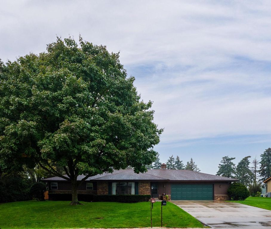 7716 105th AVENUE, Pleasant Prairie, WI 53158