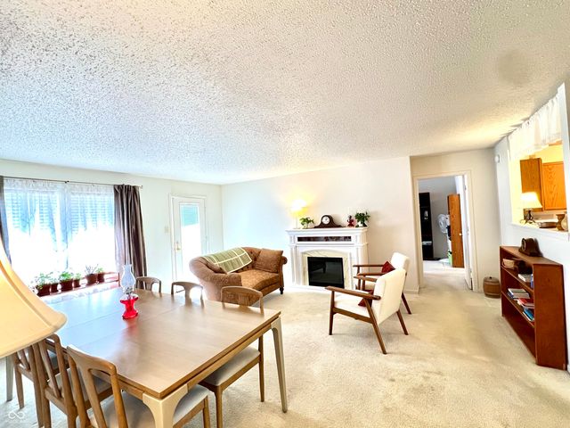 949 Runnymede Drive, Greenfield, IN 46140